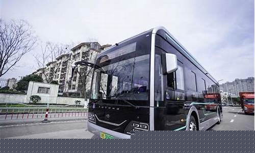 公交公司转型第三产业有哪些(公交企业的转型升级)_https://www.qldgs.com_原油期货_第1张